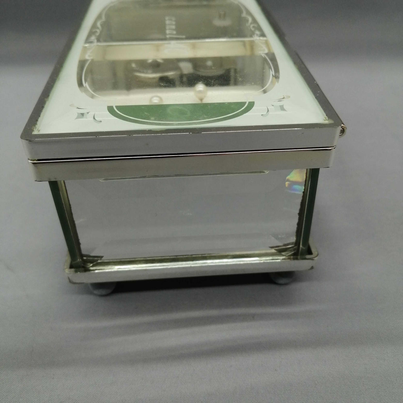 キズや汚れがあります。