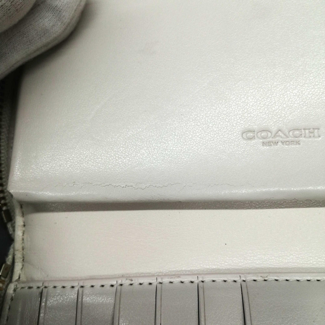 ひび割れあります。