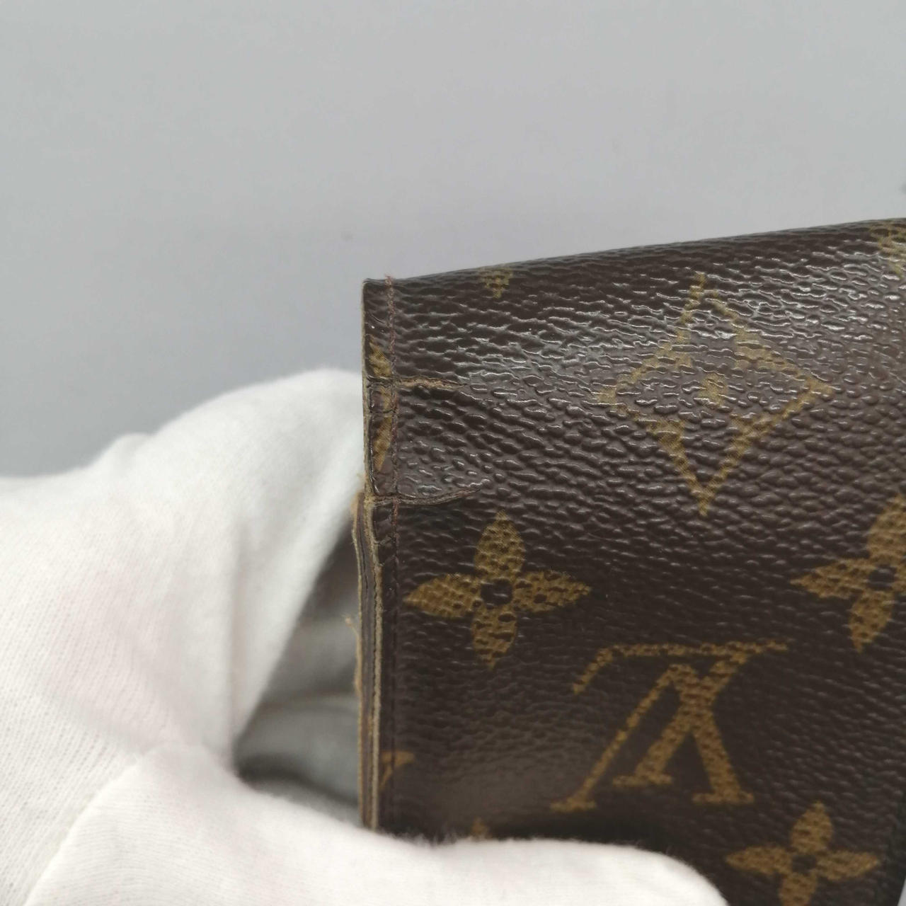 ひび割れがあります