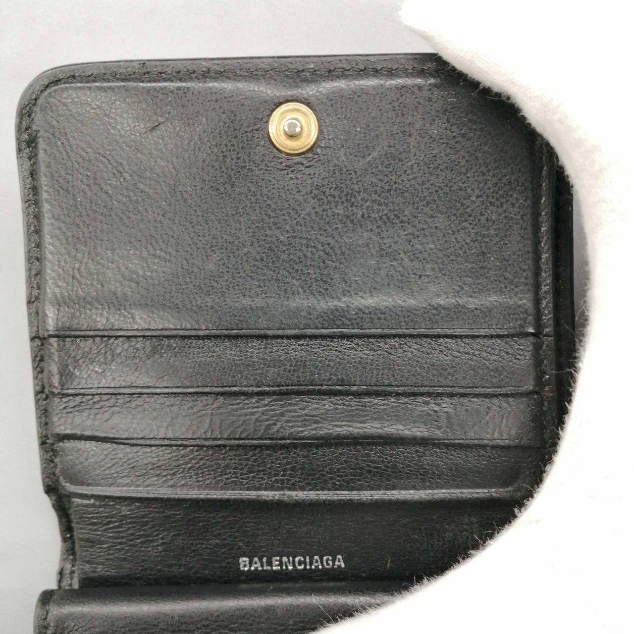 キズや汚れなどがあります