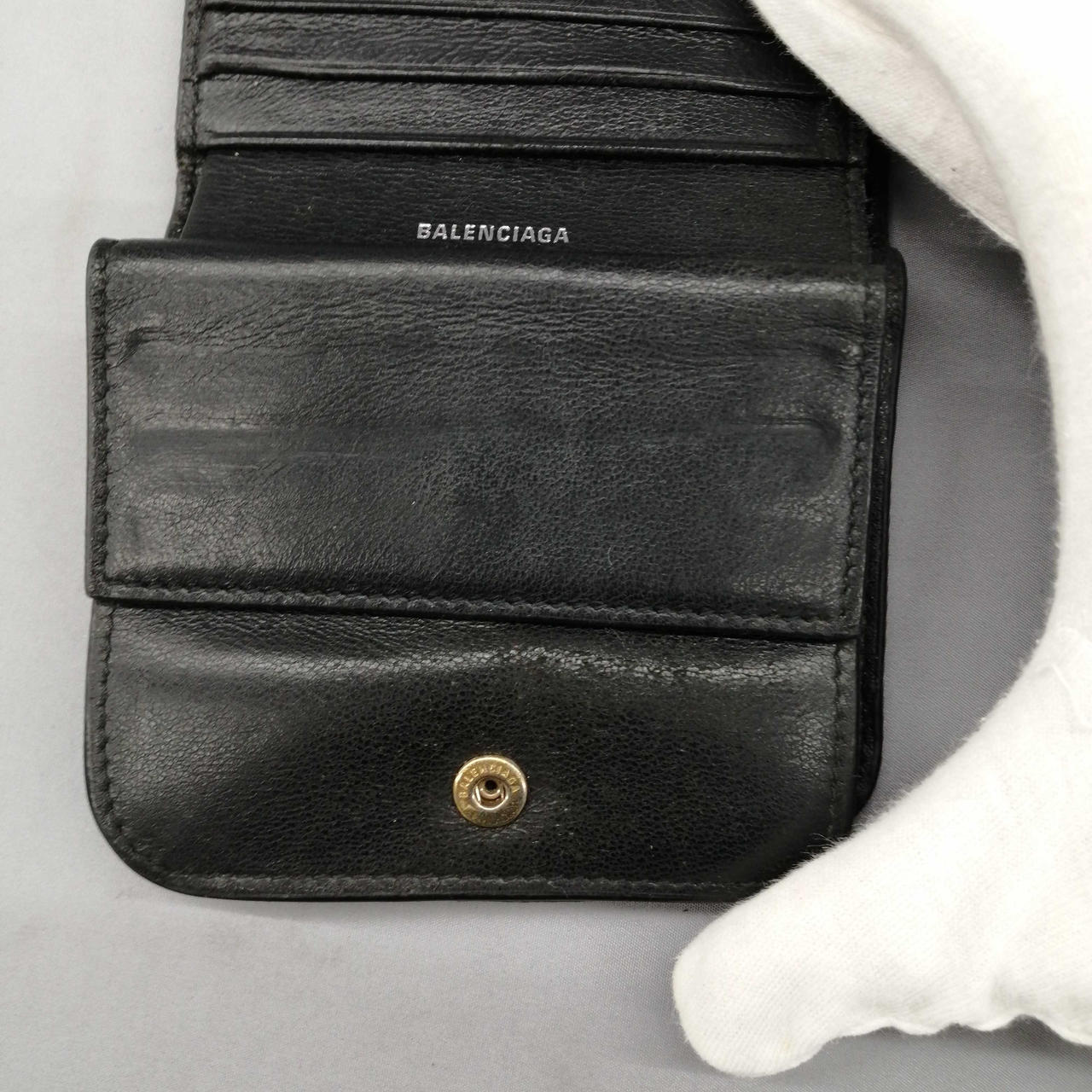 キズや汚れなどがあります