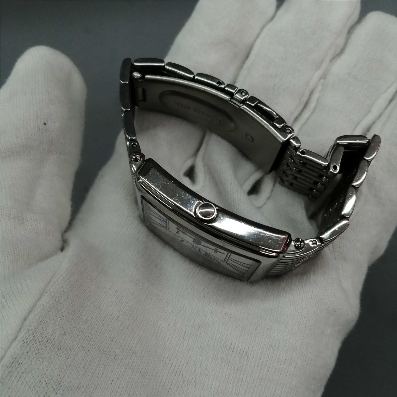 少しキズがあります