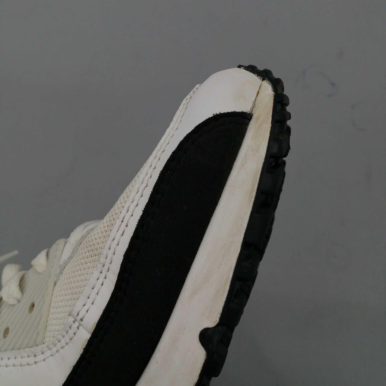 左足内側汚れがあります