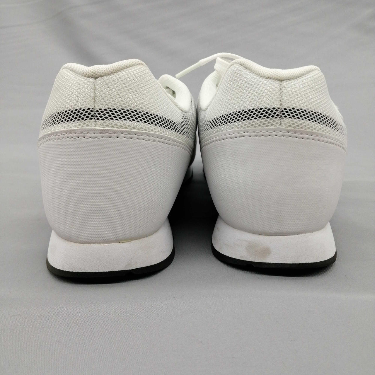 キズがあります。