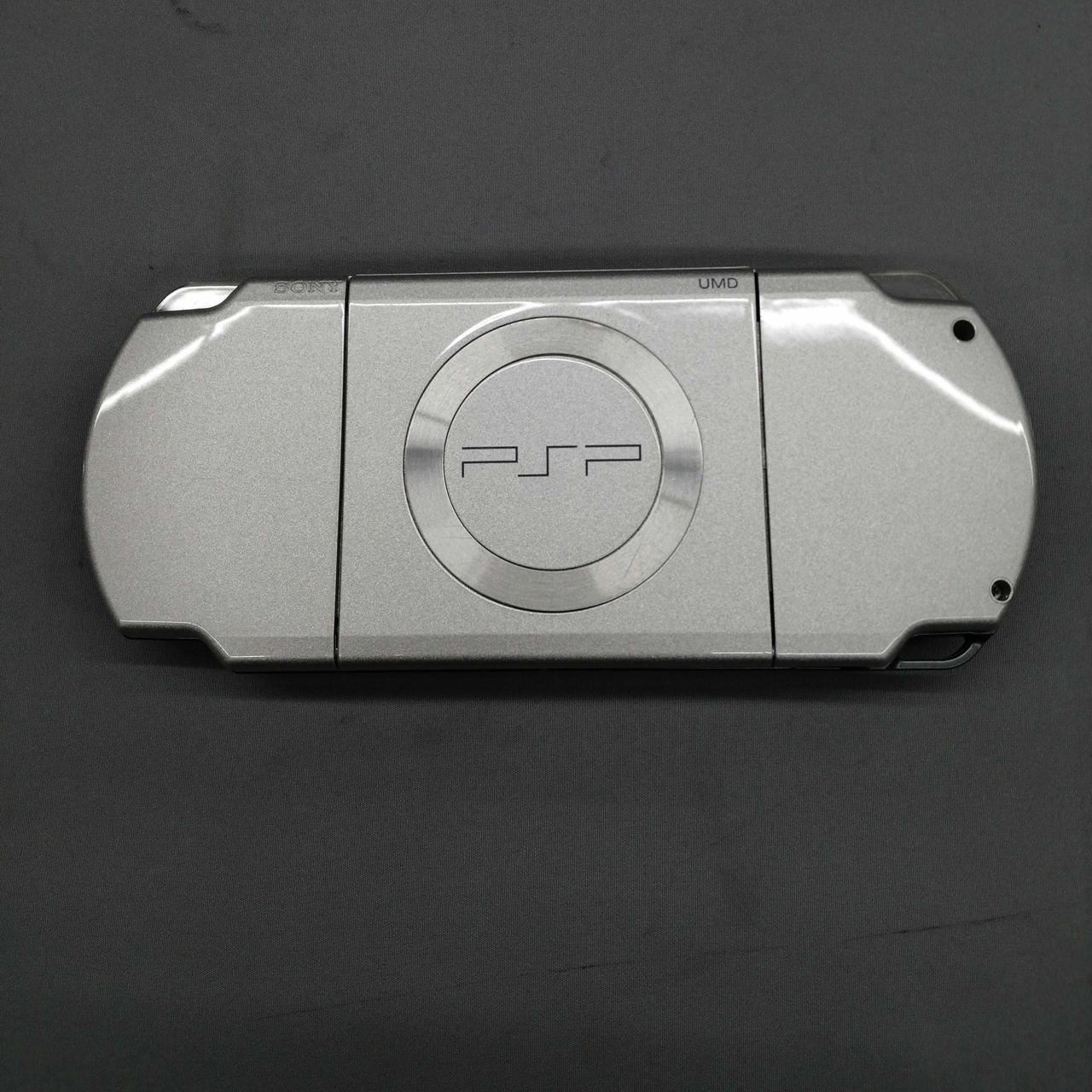 傷、汚れがございます。