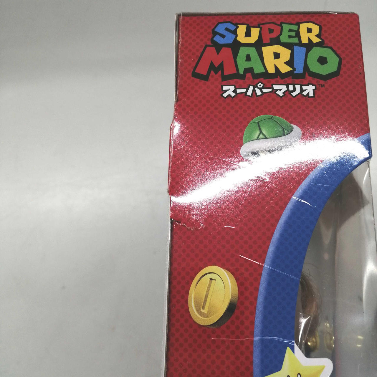 箱にダメージがあります。