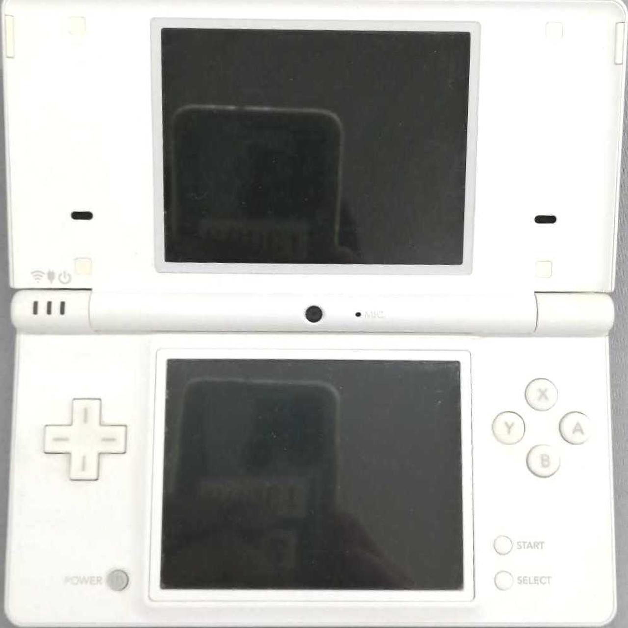 液晶に小傷や擦り傷が見られます。
