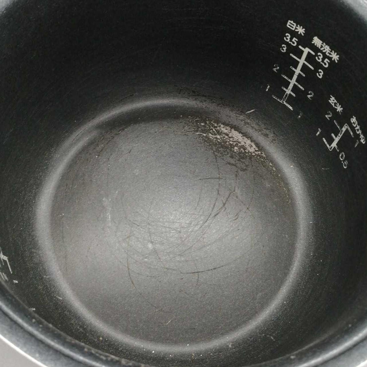使用感のある傷があります。