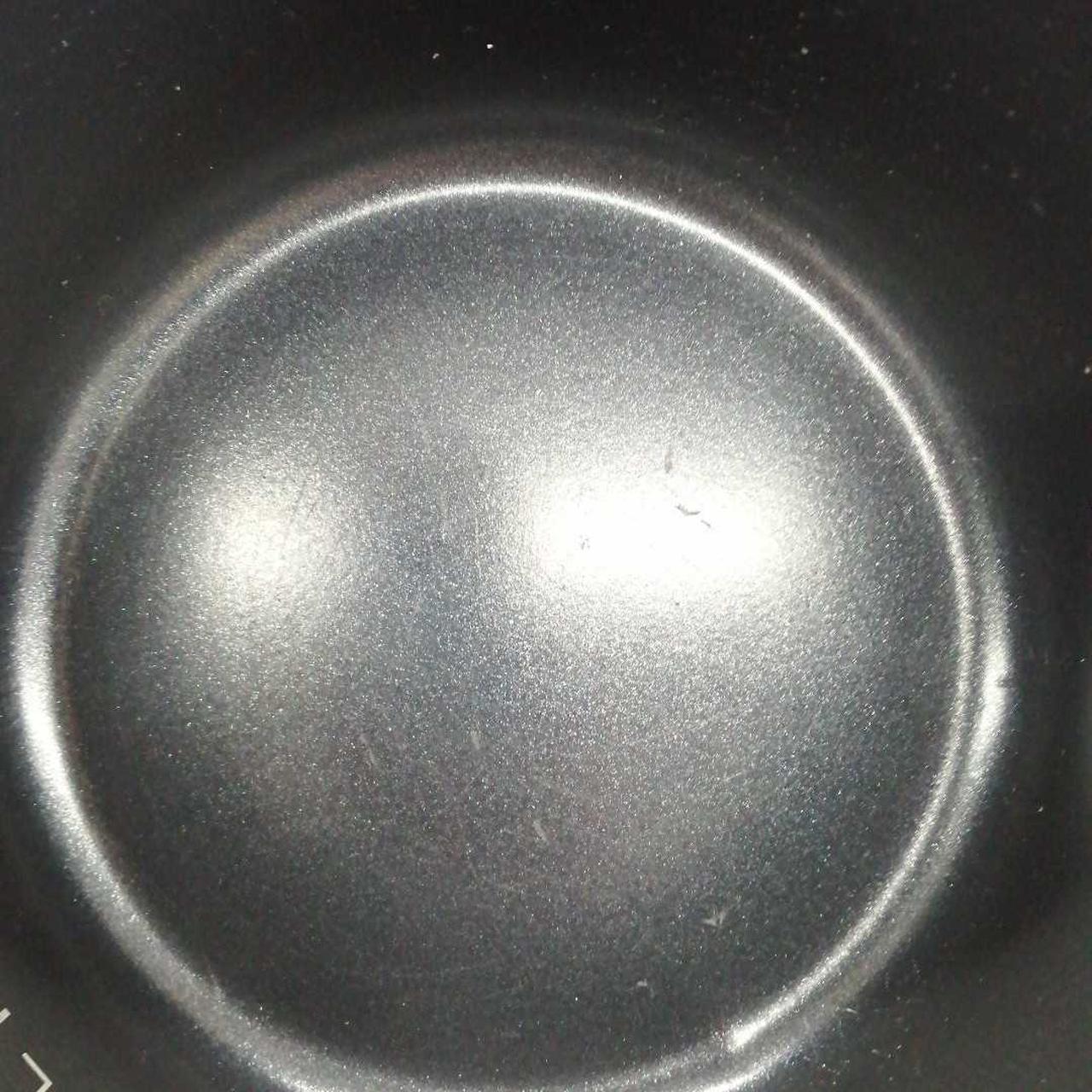 内部に使用感のあるキズがあります。
