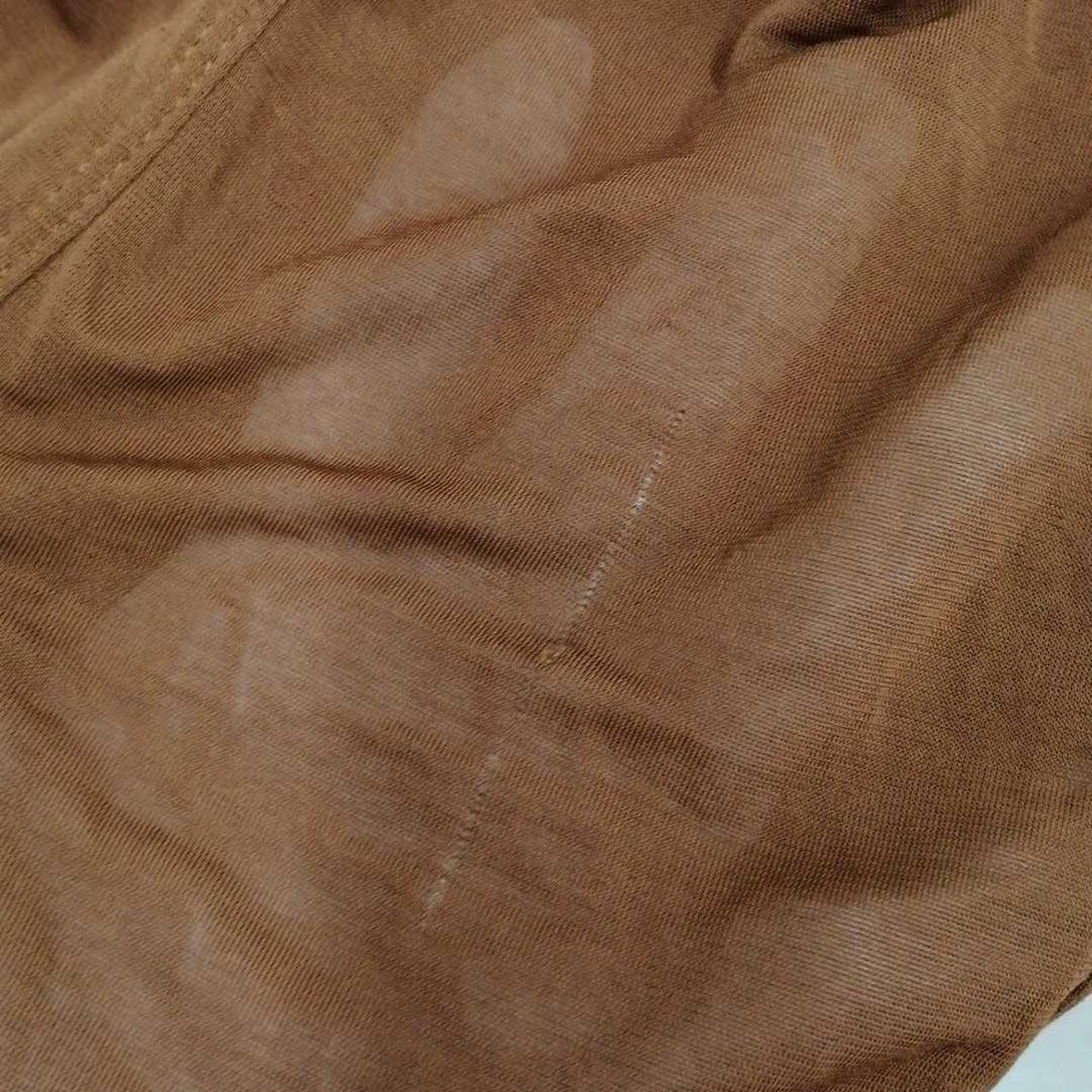 引っ掛けた様なキズがあります。