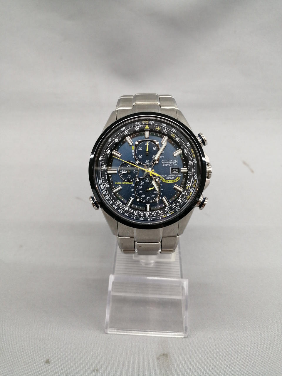 動きません。充電不可。