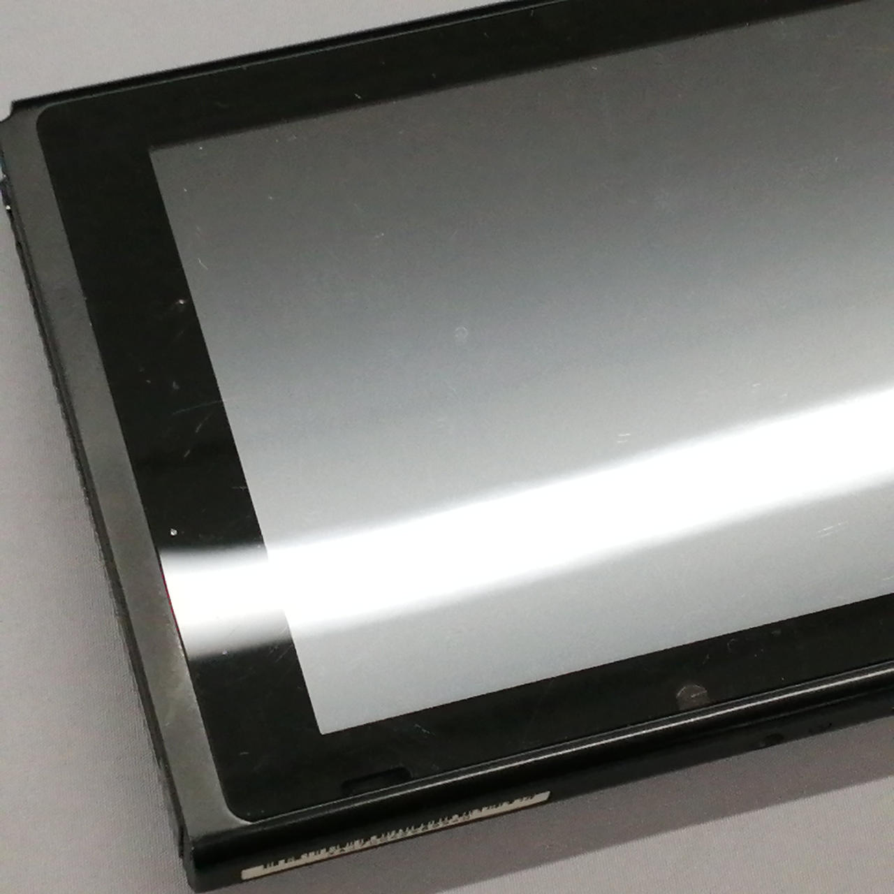 本体液晶表面小さな擦り傷などあります。