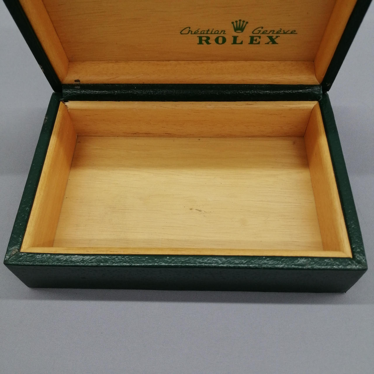 キズや汚れがあります。