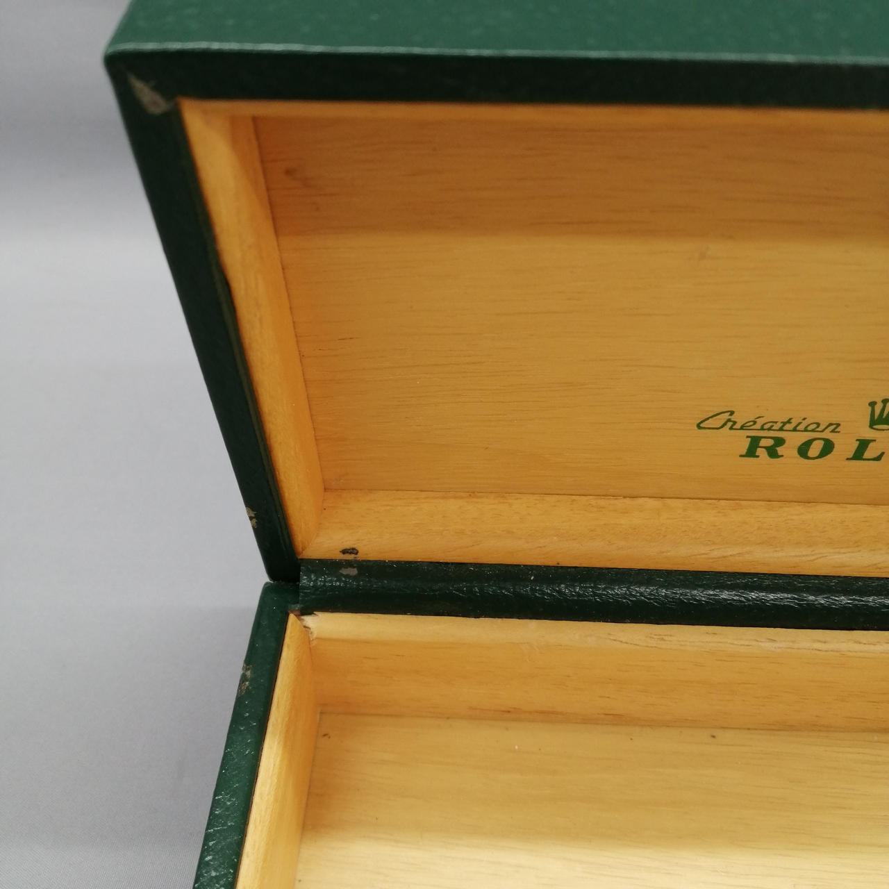 キズがあります。