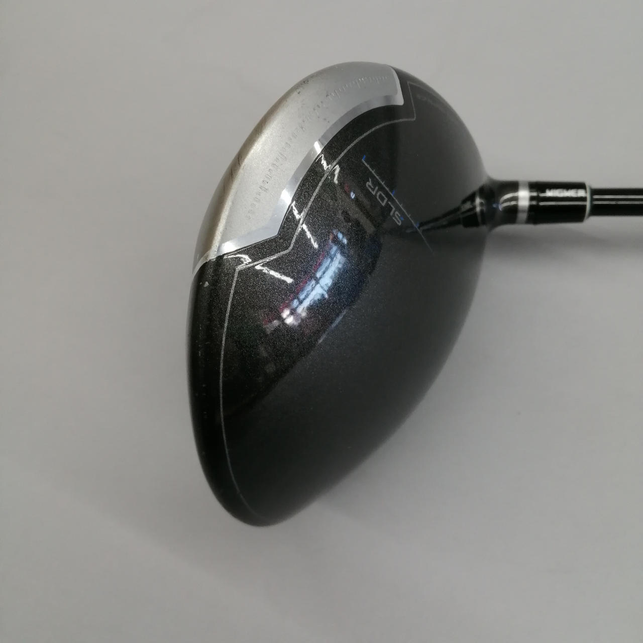 キズがあります。