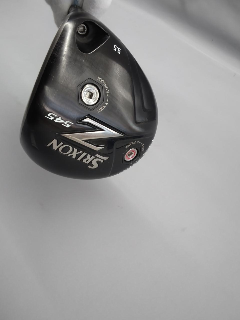 キズや汚れがあります。