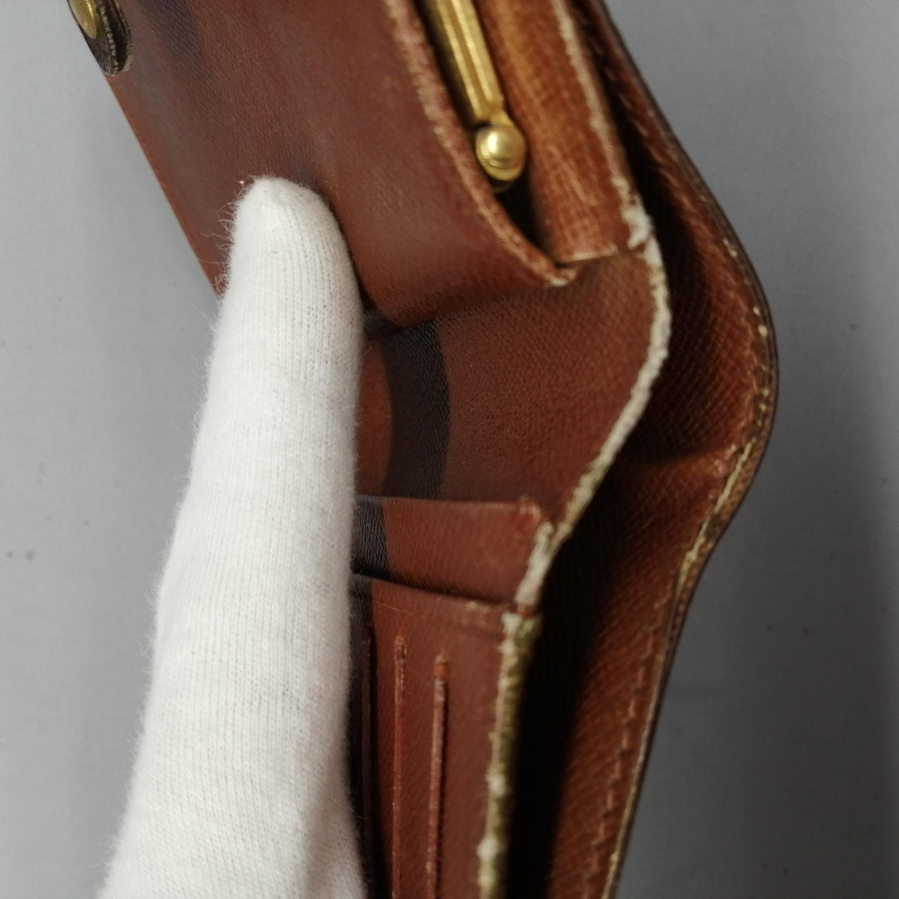 全体的に劣化しています。