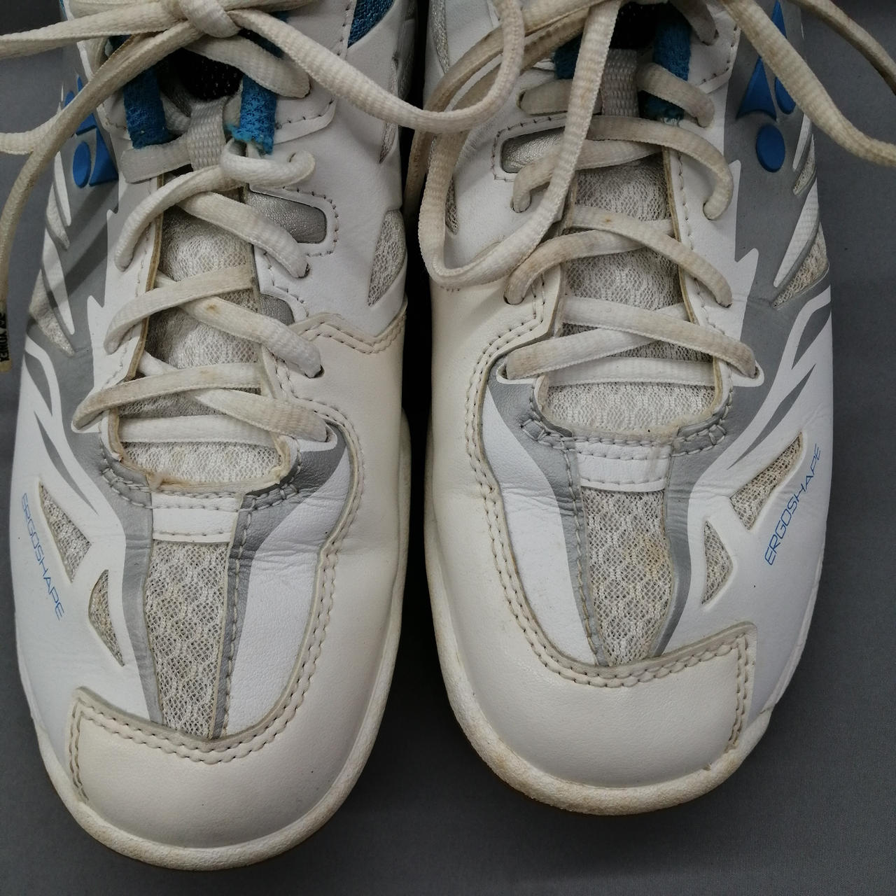 色焼けしています。