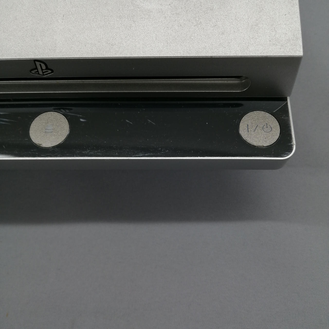 キズがあります。