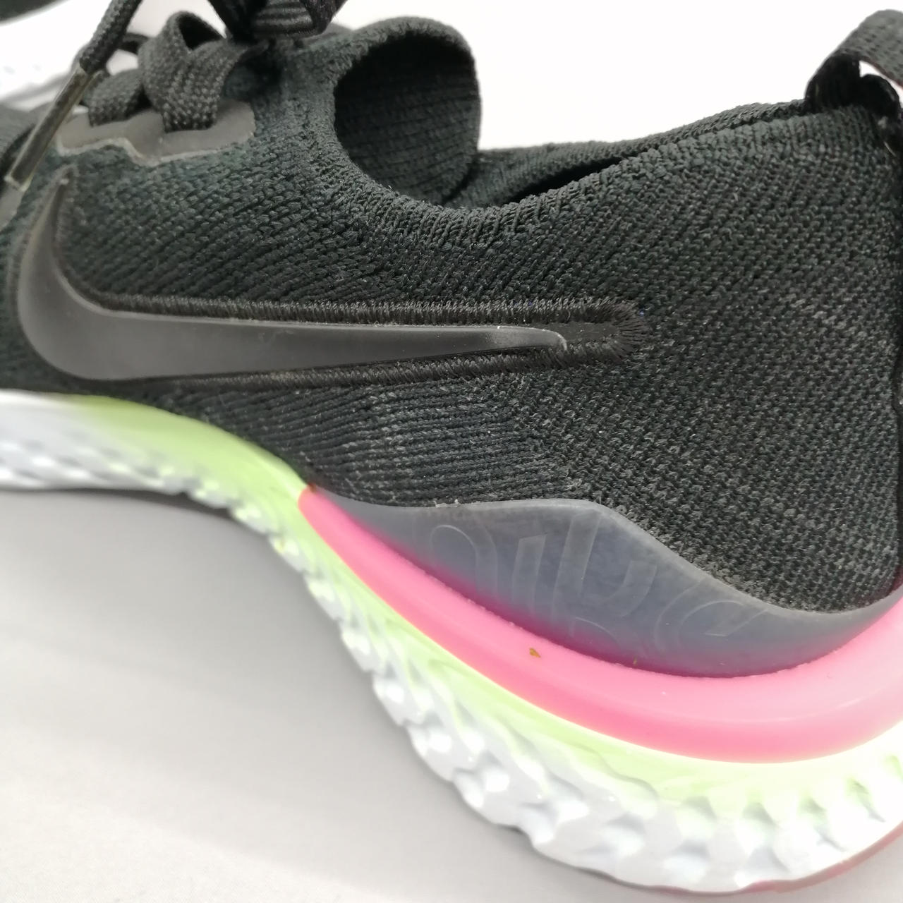 装飾剥がれあります。