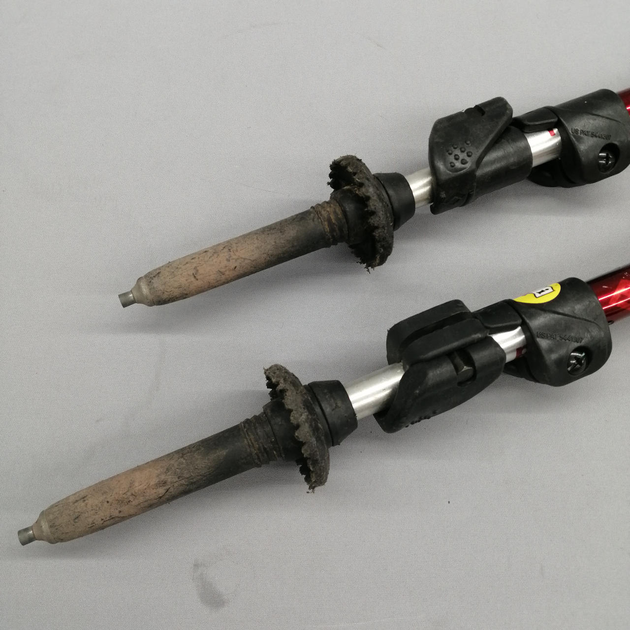 汚れやキズがあります。