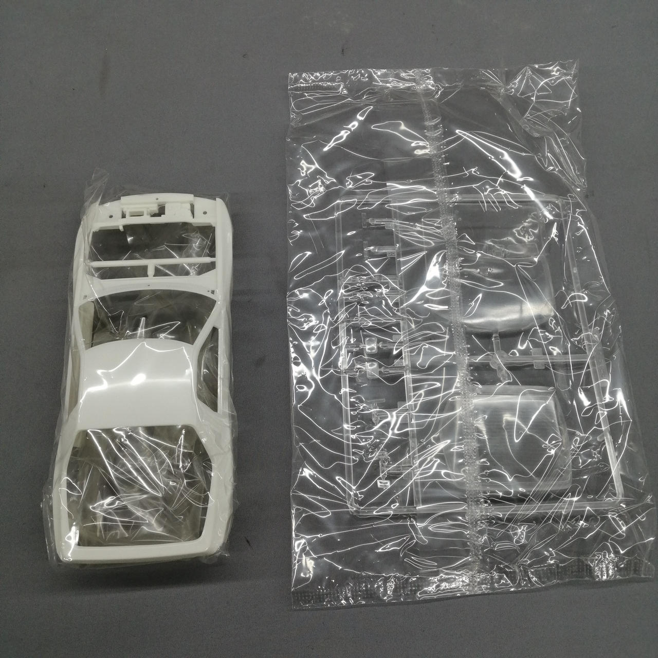 パーツ袋は未開封です。