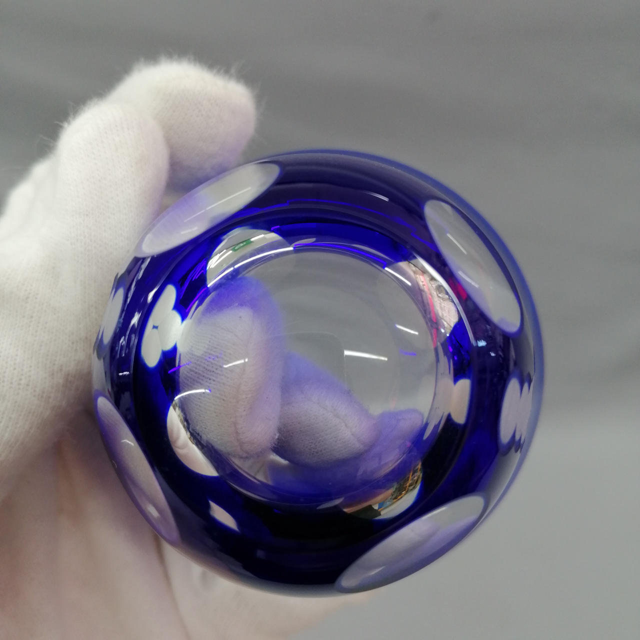 細かいキズがあります。