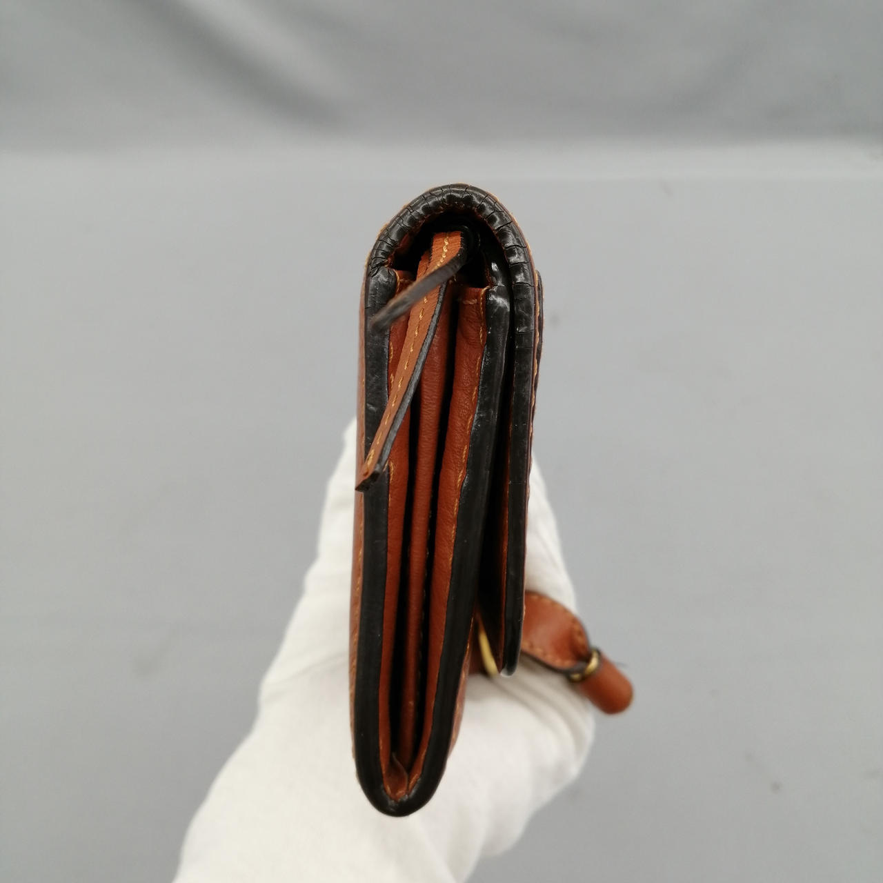 ひび割れあります