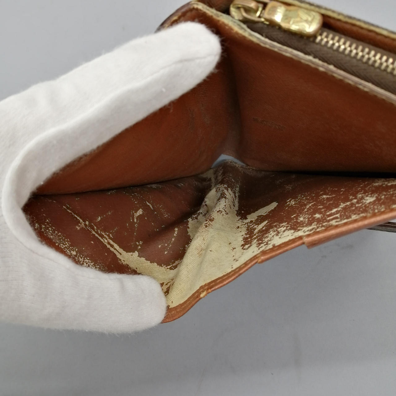 内部劣化しています。