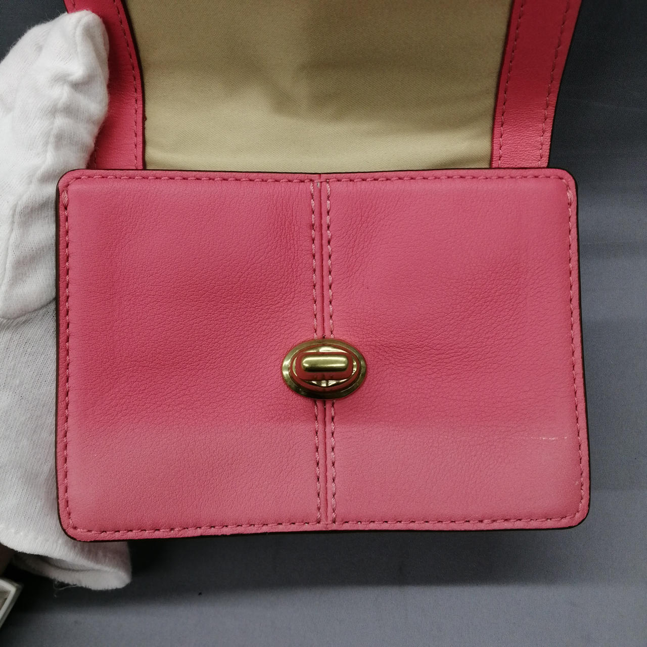 色焼けしています