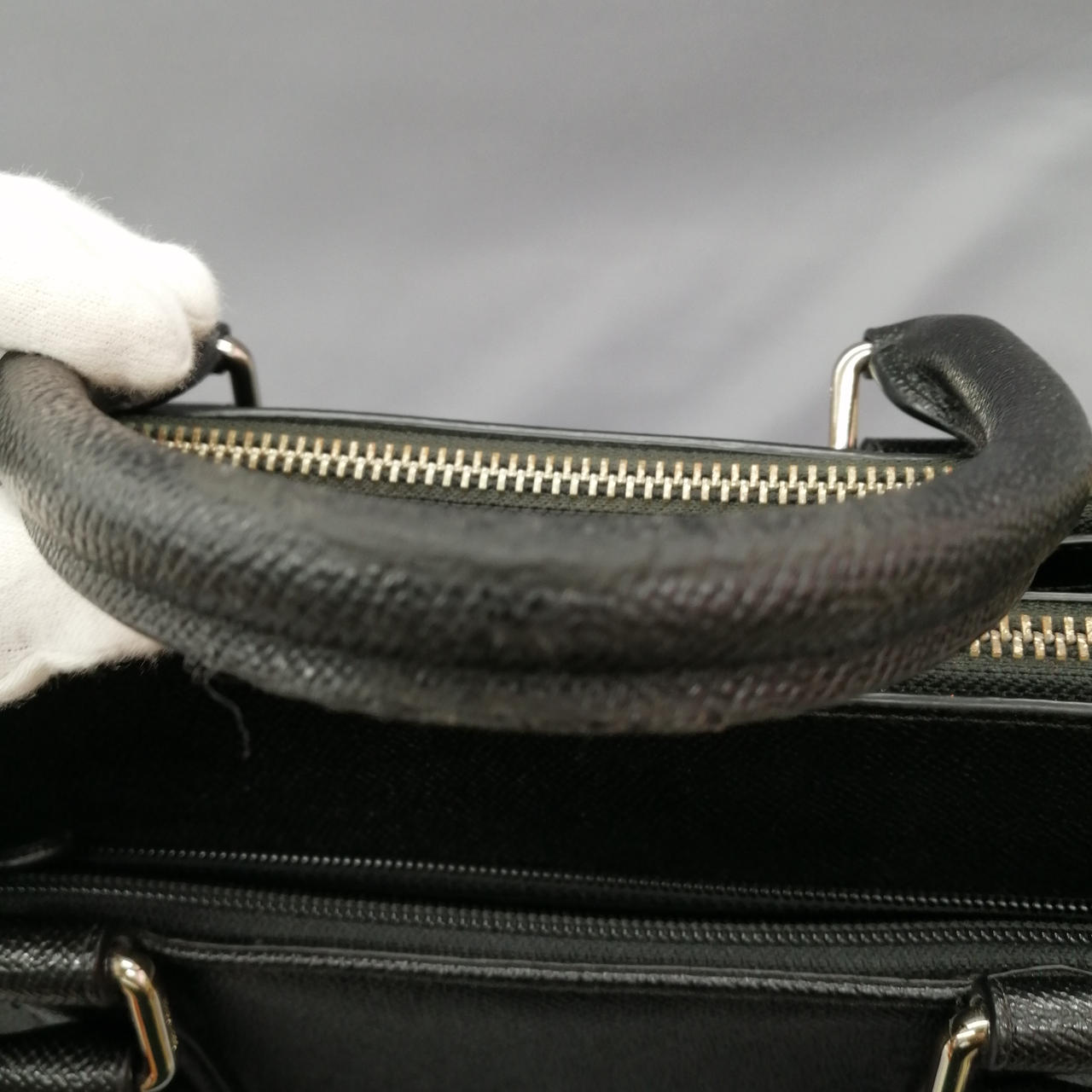 劣化しています。