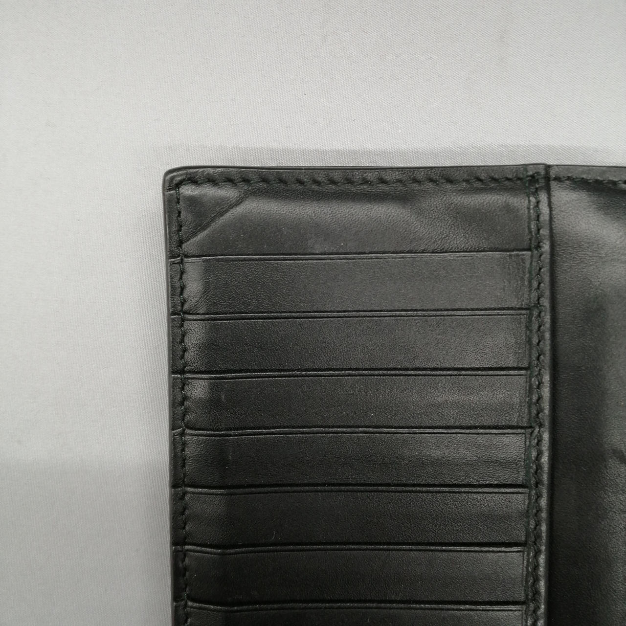 折れた後がついています