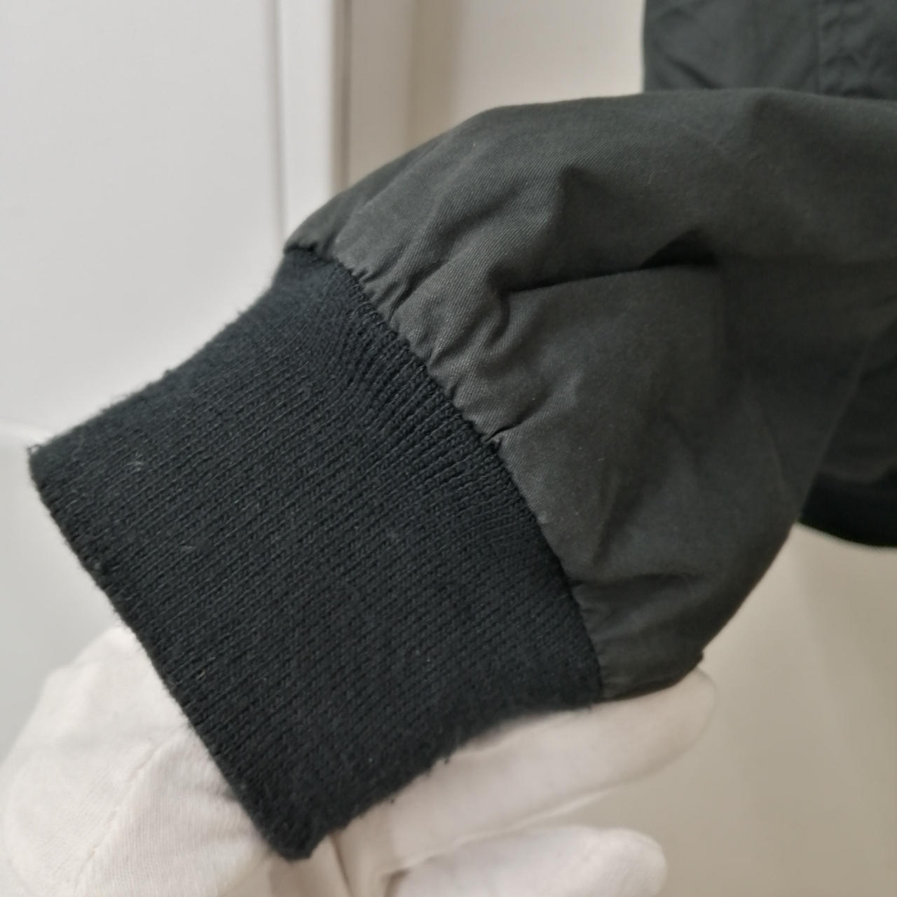 シミ汚れがあります。