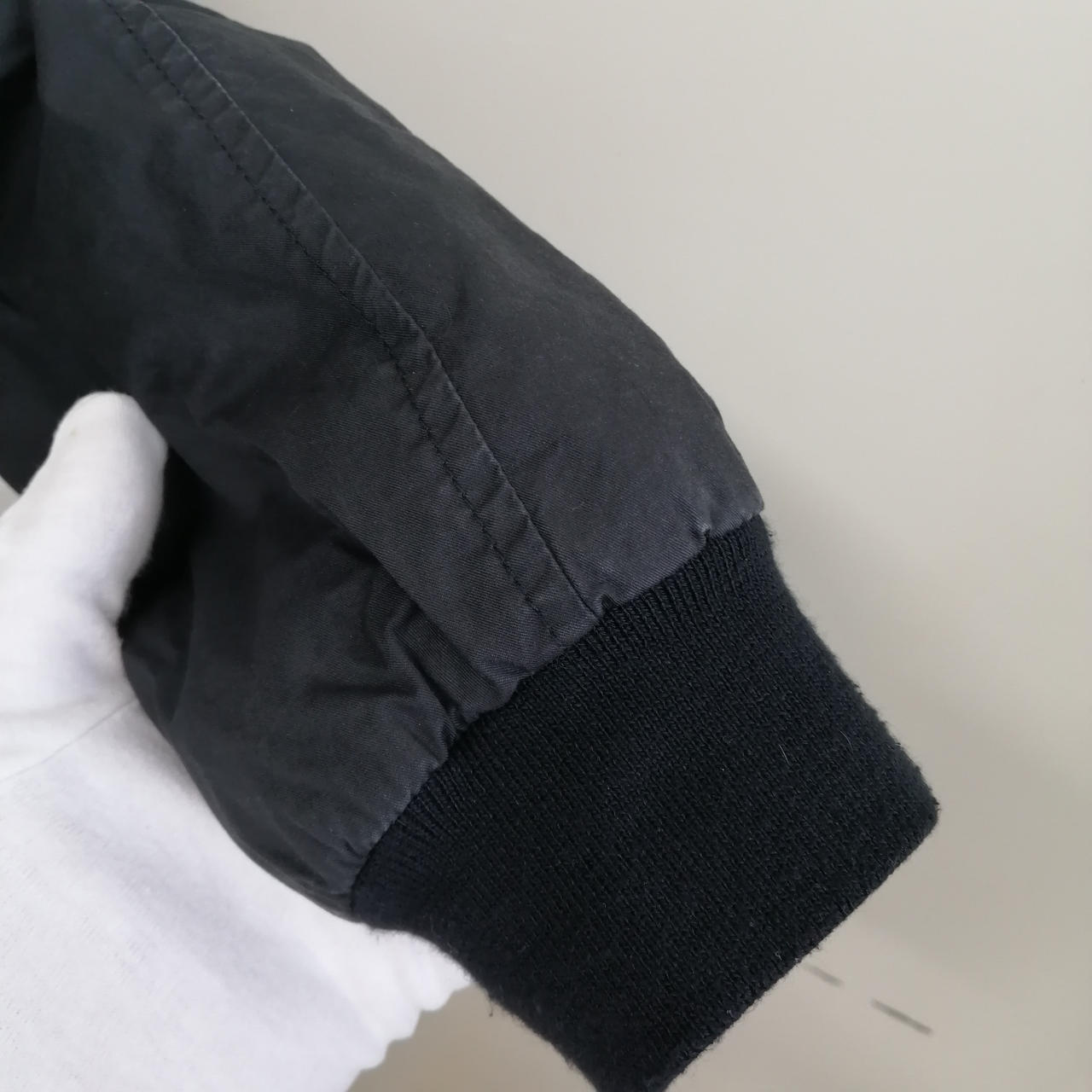 シミ汚れがあります。