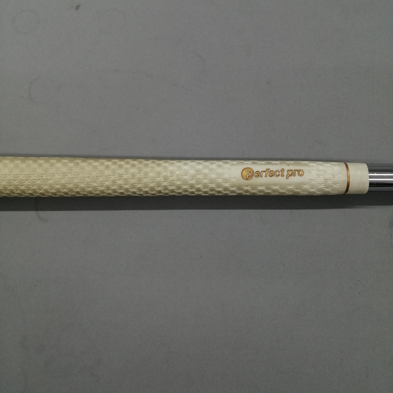 グリップに汚れがあります。