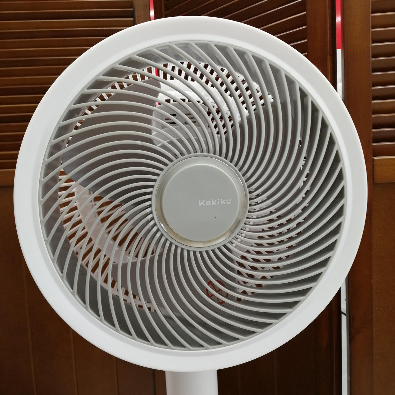 【新品未使用】正規品　kakiku 3Dサーキュレーター 音声操作可能でさらに便利に！】扇風機＋空気清浄 機能搭載 3D