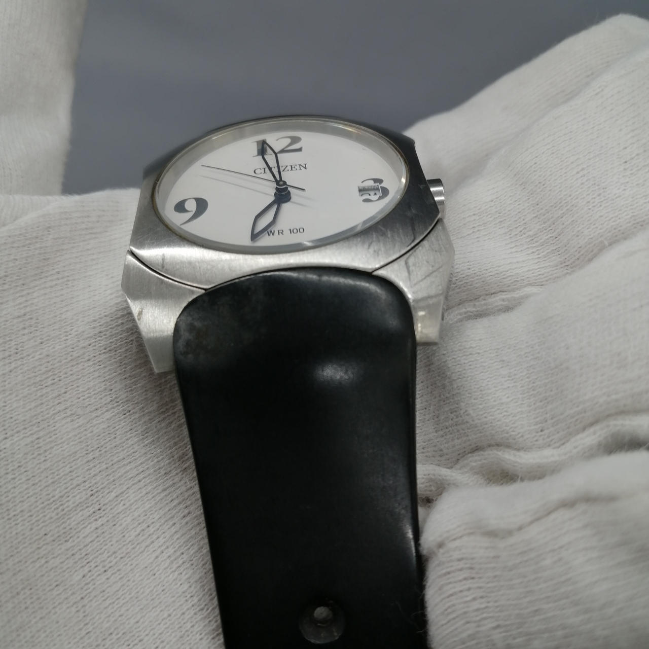 キズ・劣化が見られます