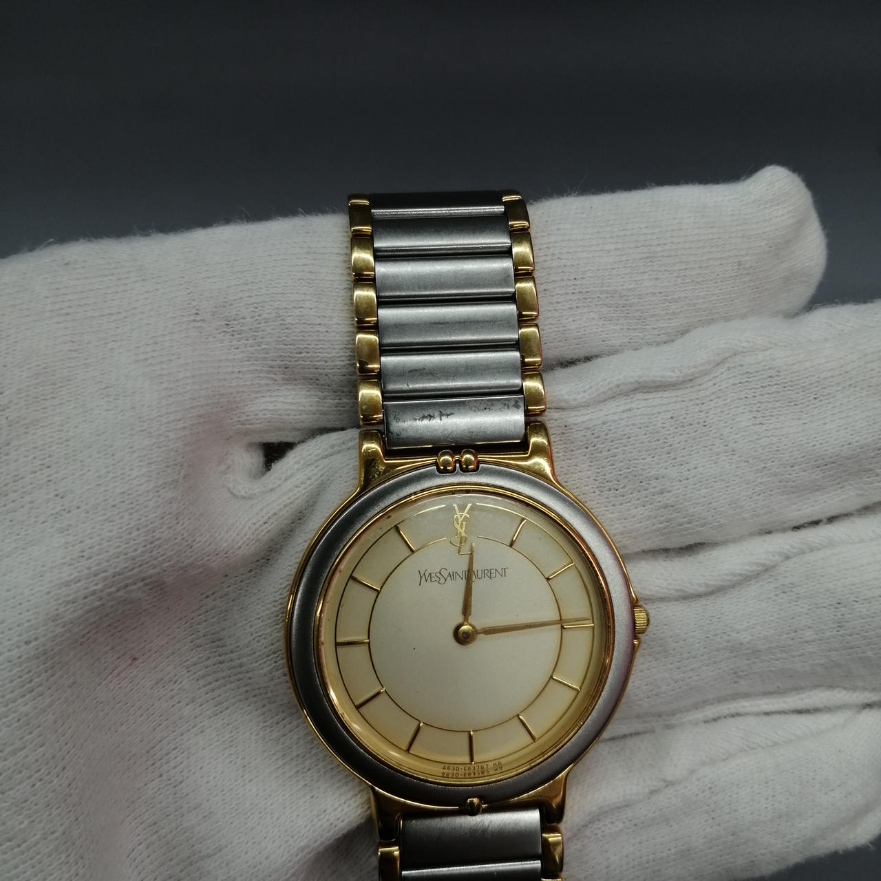 少し汚れが見えます