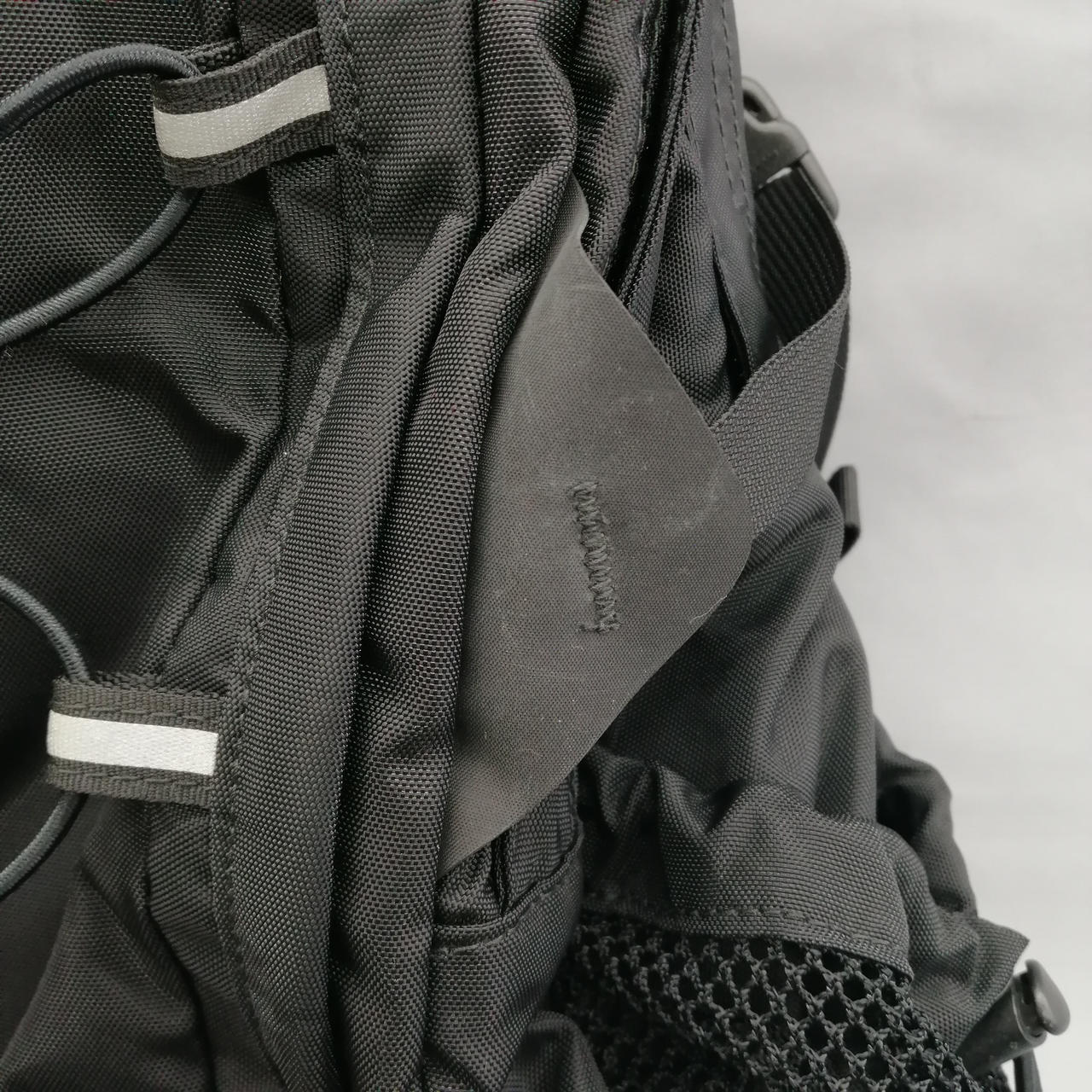 キズがあります。