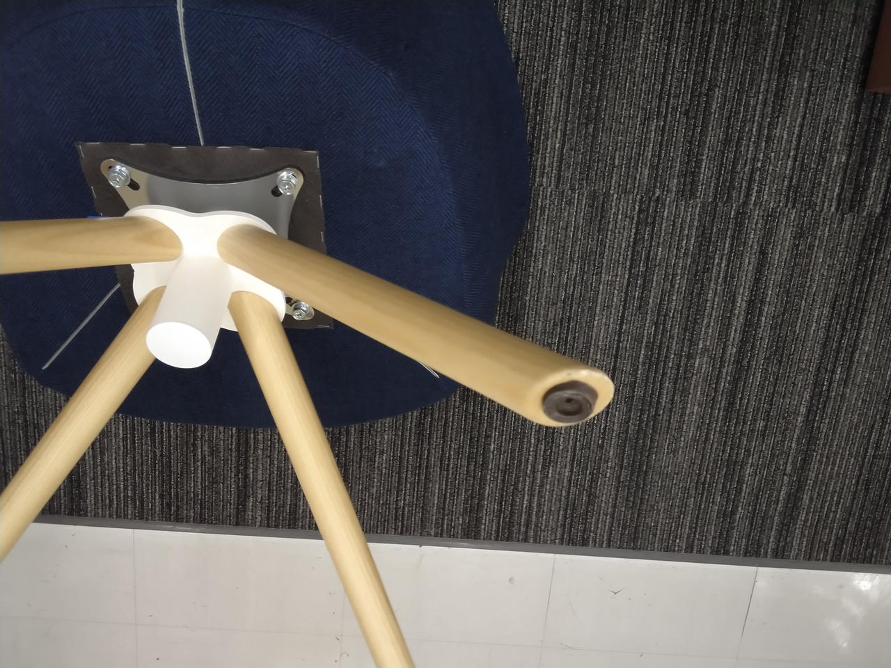 キズがあります。