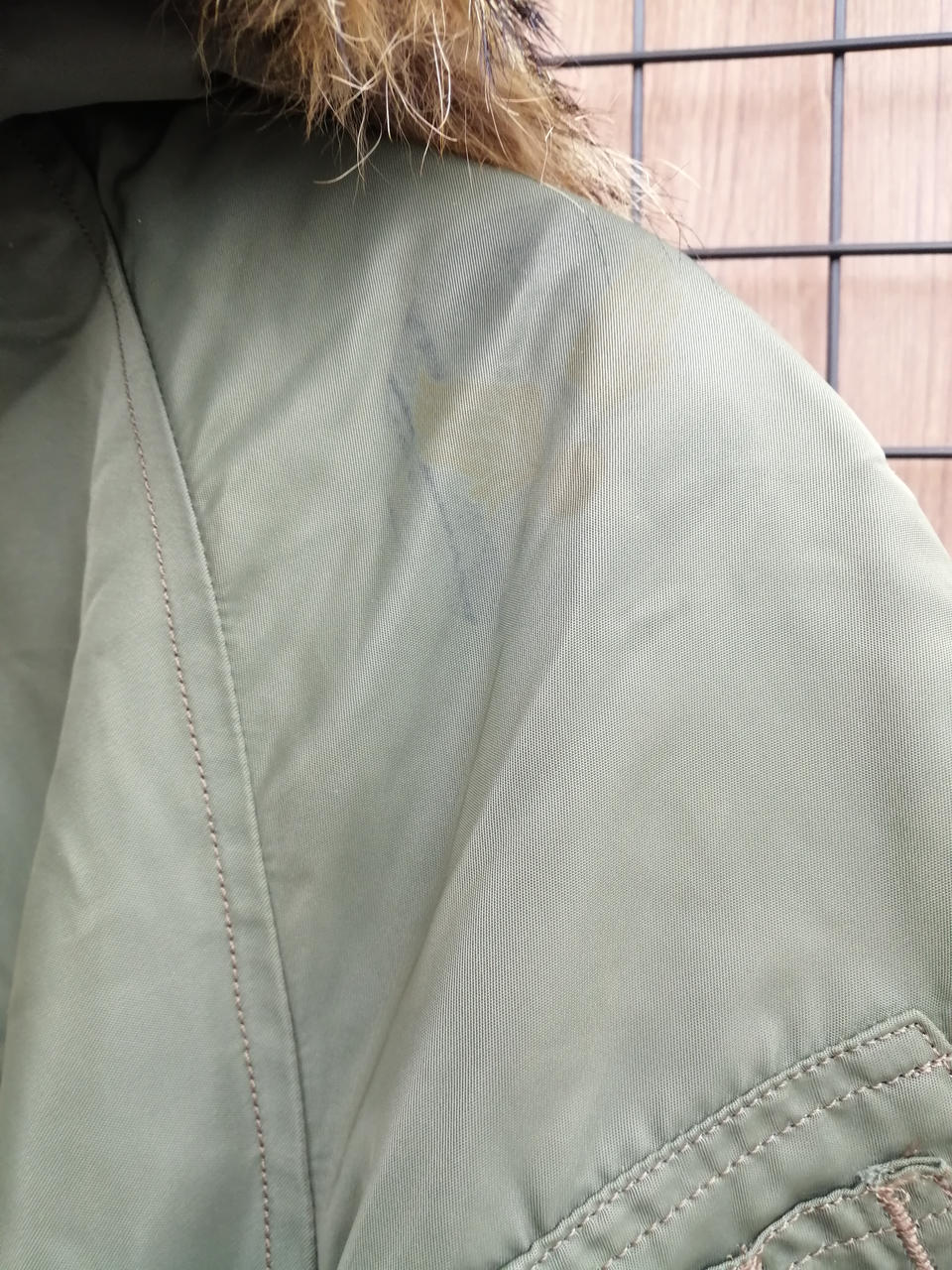 色褪せしてます。