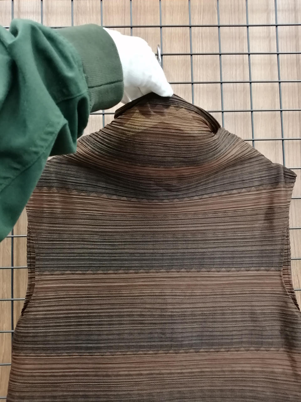 首もと伸びます。