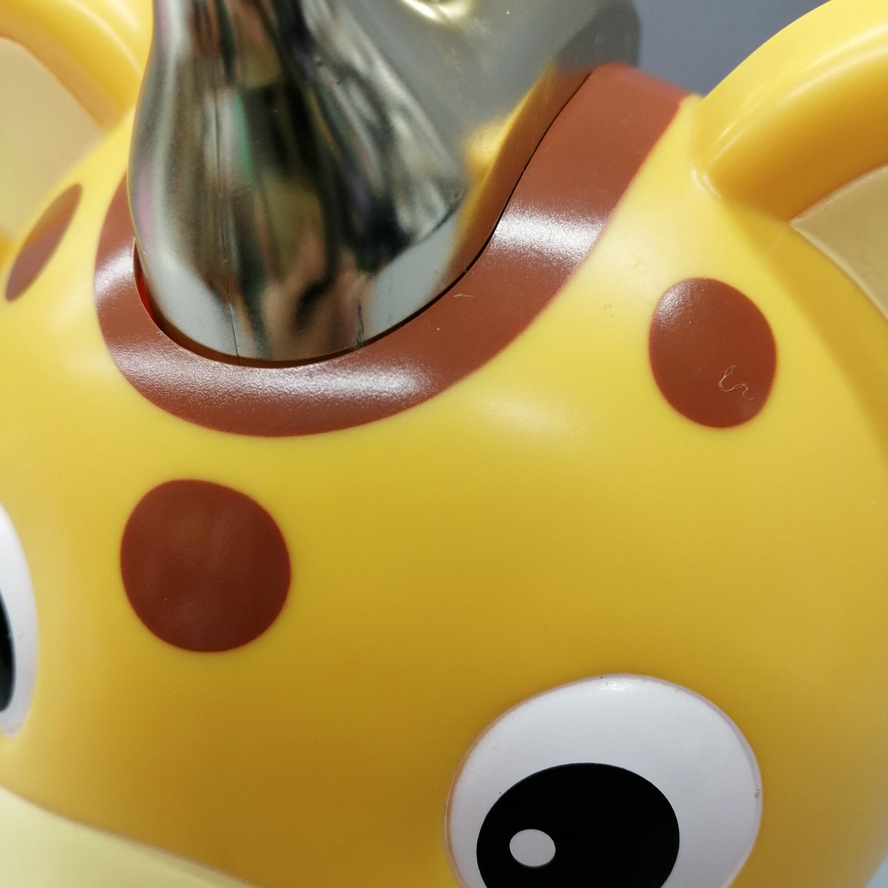 キズがあります。