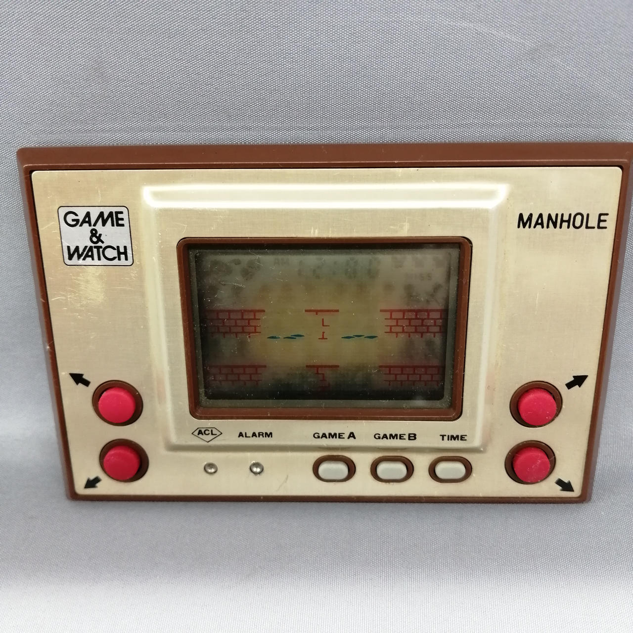 キズや汚れがあります。