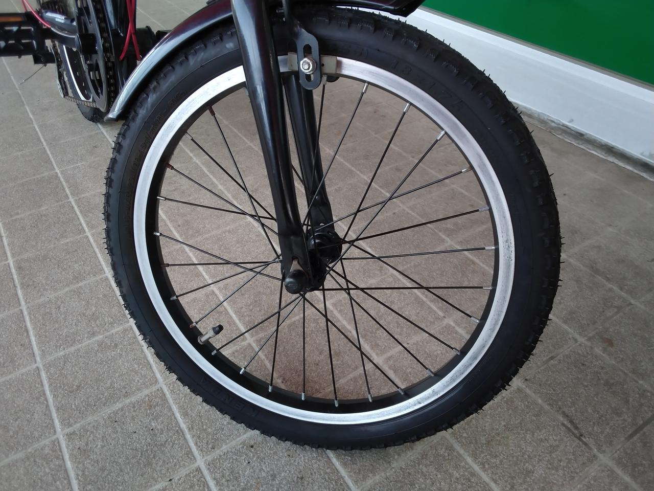 タイヤサイズは18インチ