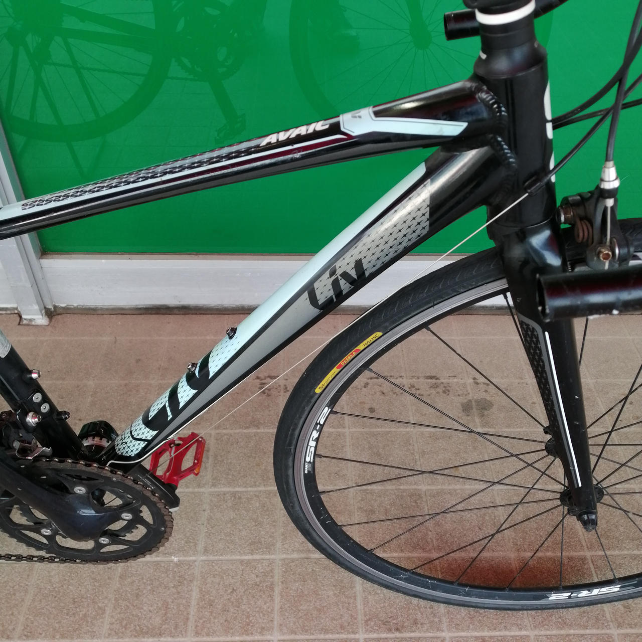 メーカー名はLIV