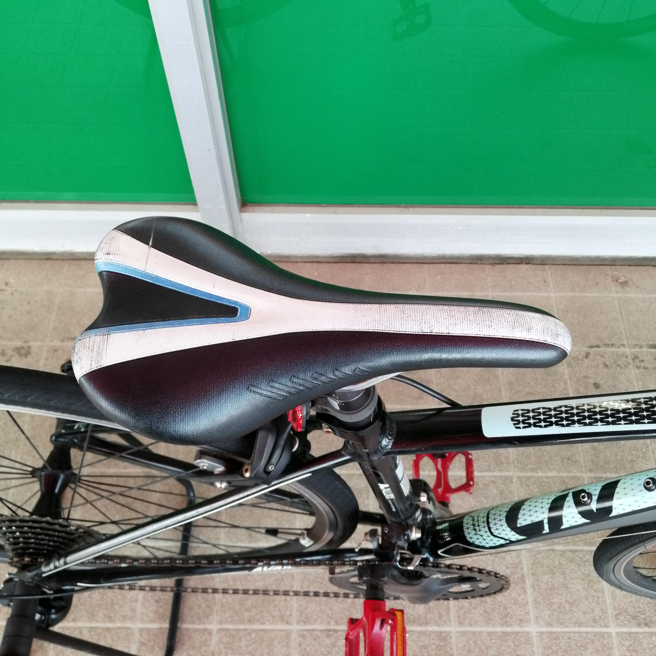 キズや汚れがあります。