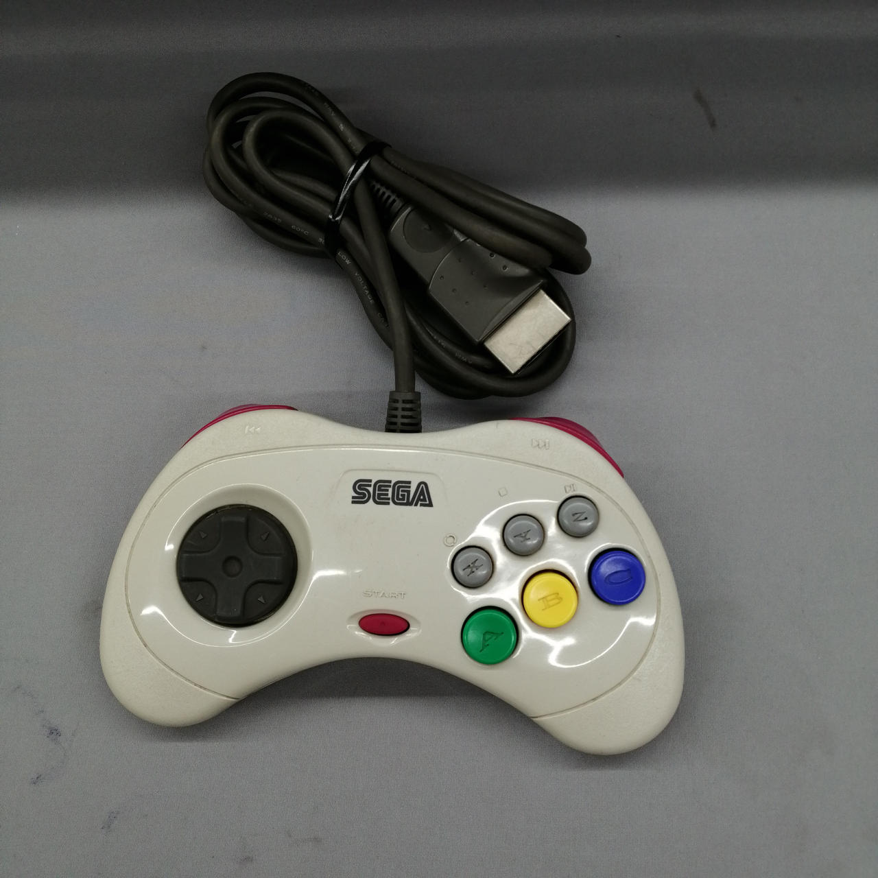 キズや汚れがあります。