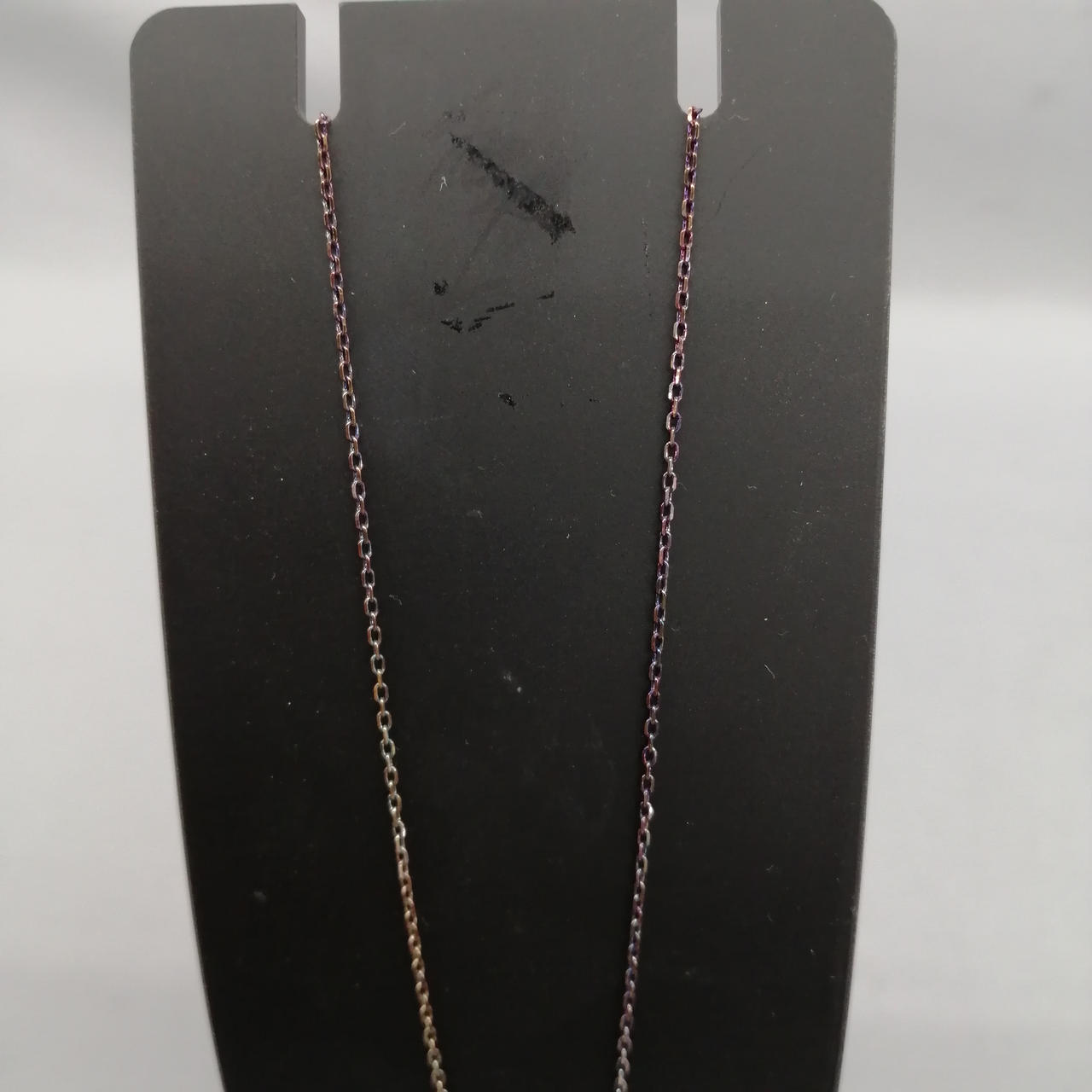 チェーンに変色あり。