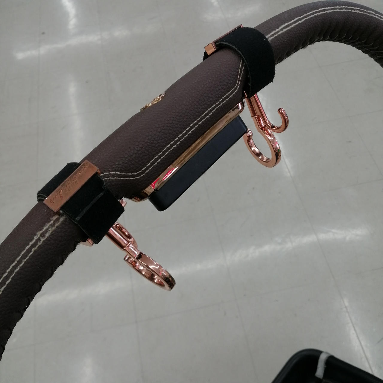 荷物フック